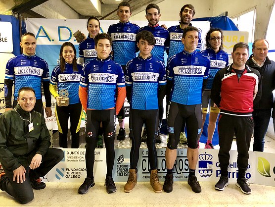 Iván Feijoo y Lucía Vázquez, dos vendavales en la Copa Galicia de Ciclocross del Porriño Iván Feijoo y Lucía Vázquez, dos vendavales en la Copa Galicia de Ciclocross del Porriño