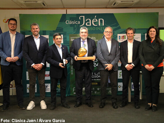 Clásica Jaén: Pascual Momparler: "La presencia de Van Aert supone mucho" Clásica Jaén: Pascual Momparler: "La presencia de Van Aert supone mucho"