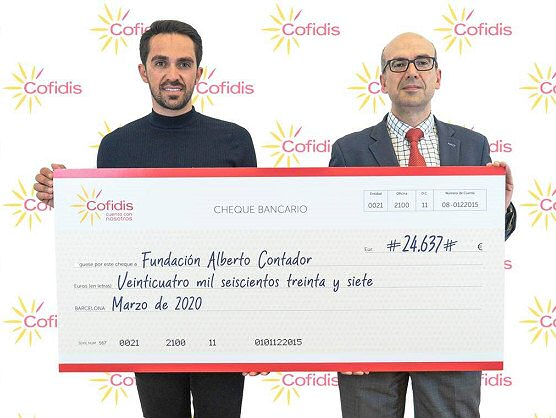 Cofidis dona 25.000 euros a la Fundacin Alberto Contador