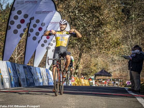 Irene Trabazo y Daniel Lpez triunfan en la apertura de la Copa Galicia de ciclocross