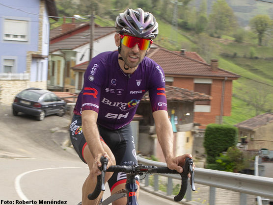Dani Navarro estrena los colores del Burgos-BH en el Gran Premio Miguel Induráin Dani Navarro estrena los colores del Burgos-BH en el Gran Premio Miguel Induráin