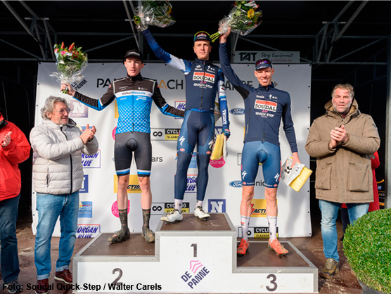 Tim Merlier se impone en la exigente De Panne Beach Race