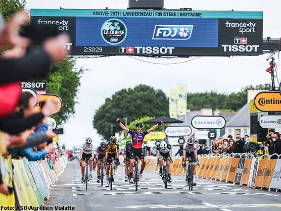 Demi Vollering se impone al sprint en La Course by Le Tour de France
