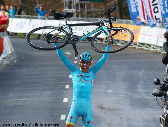 Vuelta al País Vasco: Diego Rosa: "Ya era hora de que ganase una buena carrera" Vuelta al País Vasco: Diego Rosa: "Ya era hora de que ganase una buena carrera"