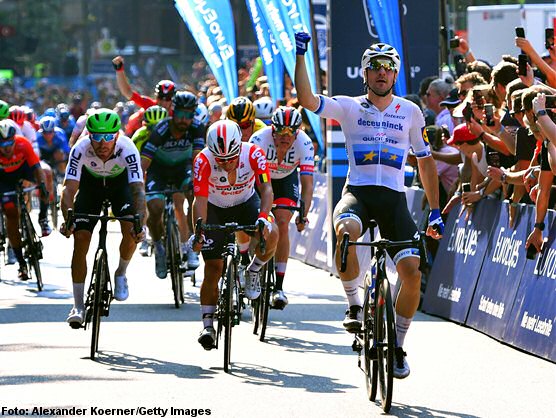 Elia Viviani gana la Clsica de Hamburgo por tercer ao consecutivo