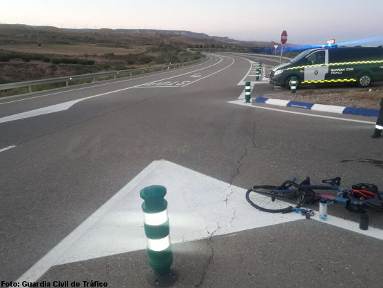Un ciclista en estado grave tras ser atropellado por un conductor que ...