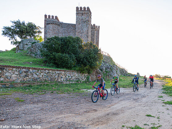 La HUEX NON STOP, con el doble de ciclistas listos para el desafío de 470 Km La HUEX NON STOP, con el doble de ciclistas listos para el desafío de 470 Km