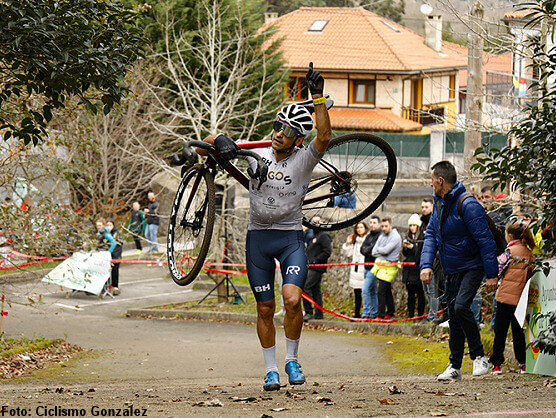 Ismael Esteban y Estela Domnguez se llevan el I Ciclocross Ayto. de de Villaescusa