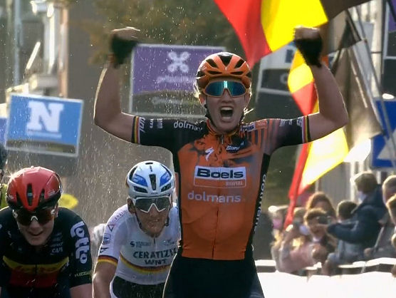 Jolien DHoore se hace con la Gante-Wevelgem femenina