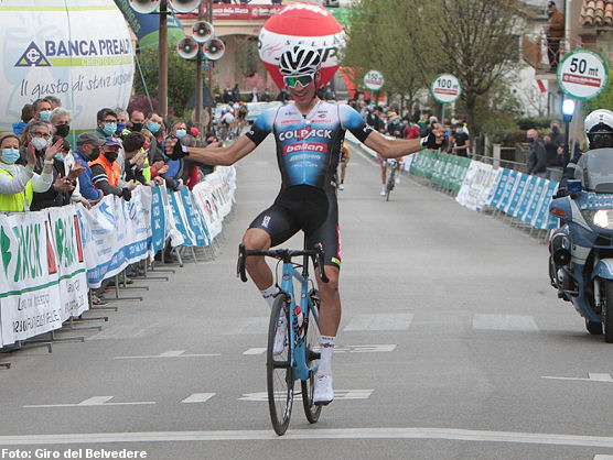 Juan Ayuso vuelve a lucirse en Italia, ahora en el Giro del Belvedere