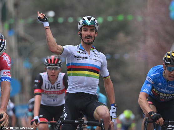 Tirreno-Adriático: Julian Alaphilippe luce el arcoíris en la segunda etapa, Wout Van Aert sigue líder Tirreno-Adriático: Julian Alaphilippe luce el arcoíris en la segunda etapa, Wout Van Aert sigue líder