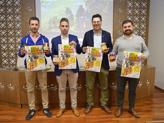 Presentada la XXII Maratón de la Miel de Fuenlabrada de los Montes en la Diputación de Badajoz Presentada la XXII Maratón de la Miel de Fuenlabrada de los Montes en la Diputación de Badajoz