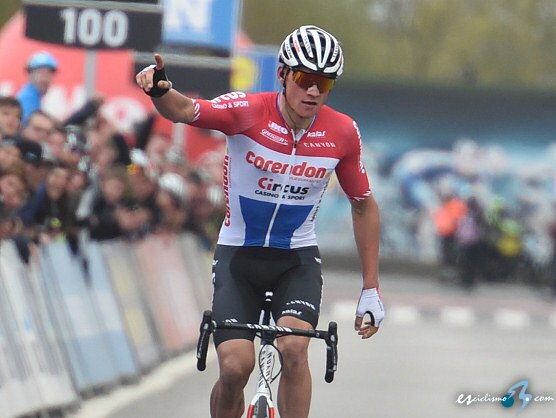 Mathieu van der Poel, magistral, hace suya la Amstel Gold Race