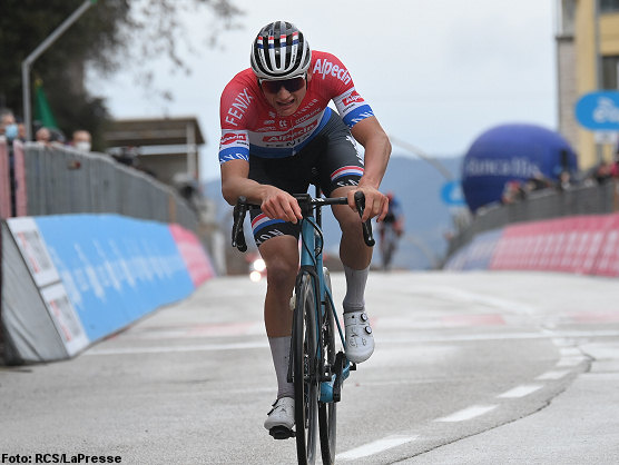 Tirreno-Adriático: Mathieu van der Poel se impone en la quinta etapa, Tadej Pogacar sigue líder Tirreno-Adriático: Mathieu van der Poel se impone en la quinta etapa, Tadej Pogacar sigue líder
