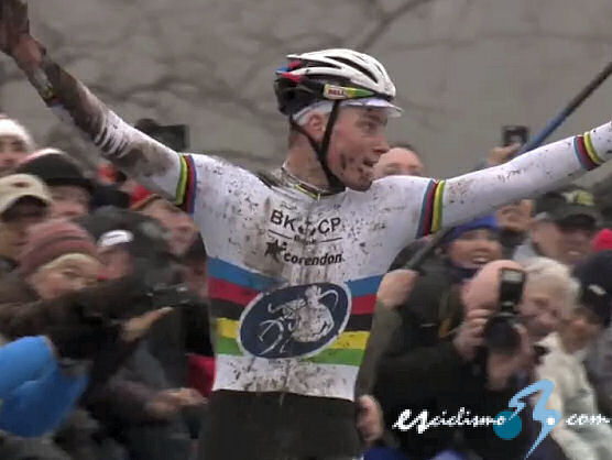 Van Aert gana la Copa del Mundo y Van der Poel se impone en Hoogerheide Van Aert gana la Copa del Mundo y Van der Poel se impone en Hoogerheide