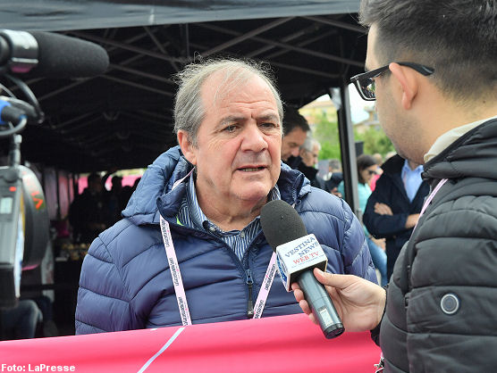 Mauro Vegni anima a Tadej Pogacar a que intente el doblete Giro-Tour