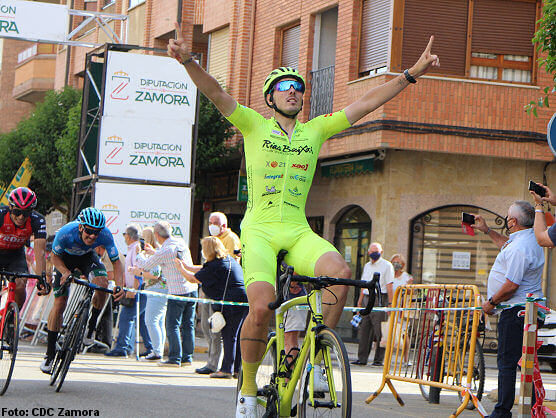 Vuelta a Zamora: Miguel Ángel Fernández sonríe en Benavente Vuelta a Zamora: Miguel Ángel Fernández sonríe en Benavente