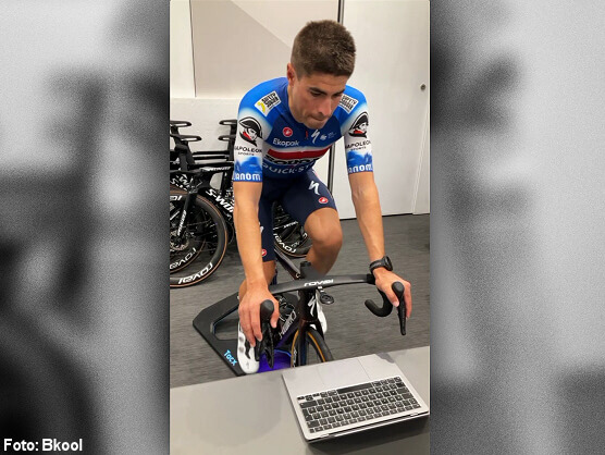 Mikel Landa compartirá entrenamiento virtual junto a cientos de aficionados en BKOOL Mikel Landa compartirá entrenamiento virtual junto a cientos de aficionados en BKOOL