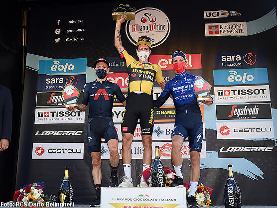 Primoz Roglic puede con Adam Yates en la 102 Miln-Turn