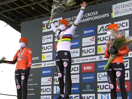 Mundial de ciclocross: Lucinda Brand lidera el triplete neerlands en Ostende