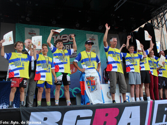 Kolar y Mudrychova ganan mundial de biketrial en categora lite