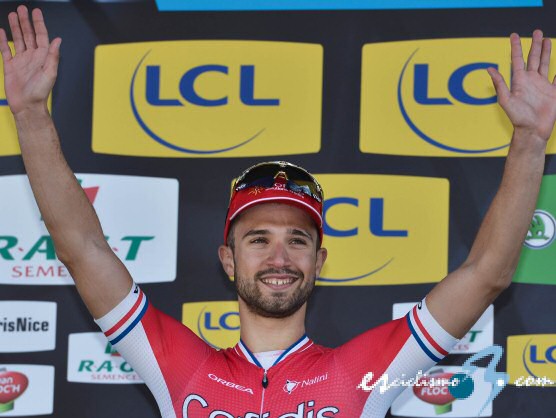 Nacer Bouhanni se impone al sprint en la París-Camembert Nacer Bouhanni se impone al sprint en la París-Camembert
