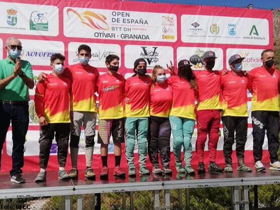 Aina Gonzlez y lvaro Martnez se hacen con la victoria en el DH Otvar del Open de Espaa