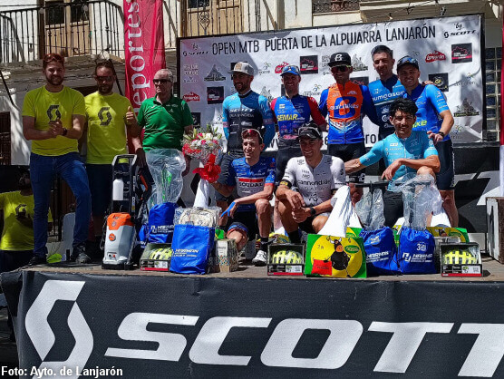 Vctor Fernndez y Mara Daz Perna se llevan el Open MTB Puerta de la Alpujarra