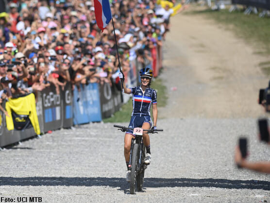 Exhibicin de Pauline Ferrand Prevot en el mundial de mountain bike