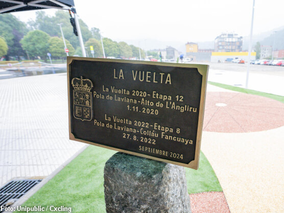 Pola de Laviana bautiza uno de sus aparcamientos con el nombre de 'La Vuelta' Pola de Laviana bautiza uno de sus aparcamientos con el nombre de 'La Vuelta'