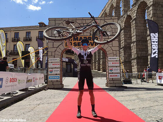 Ral Rodrguez y Lola Fiestas se llevan la Madrid-Segovia MTB