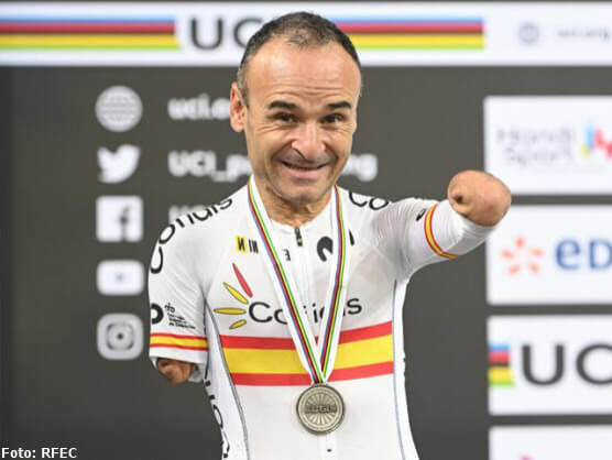 Ricardo Ten acaricia el oro en ruta pero no puede con el chino Weicong Lang Ricardo Ten acaricia el oro en ruta pero no puede con el chino Weicong Lang