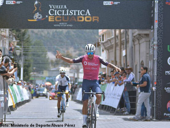Vuelta a Ecuador: Robinson Chalapud asalta el liderato ganando la tercera etapa