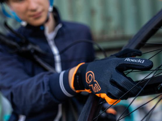Los guantes Roeckl Sports protegen tus manos del fro y la lluvia