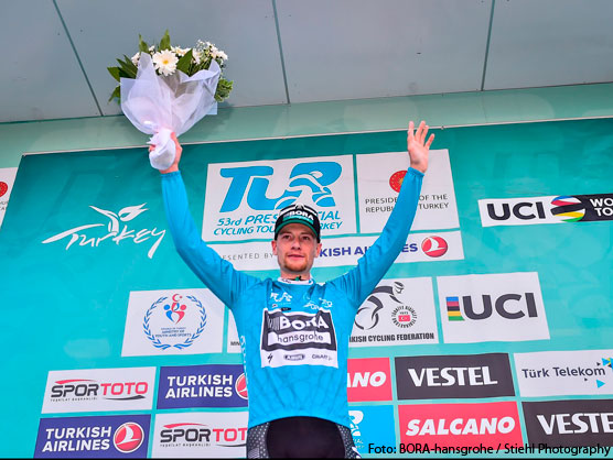 Sam Bennett ratifica su dominio en la Vuelta a Turquía ganando también la tercera etapa Sam Bennett ratifica su dominio en la Vuelta a Turquía ganando también la tercera etapa