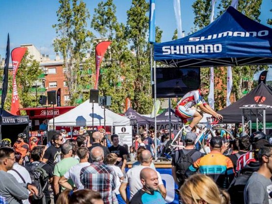 Miles de aficionados disfrutaron del II Sant Andreu Festival Solo Bici by Shimano Miles de aficionados disfrutaron del II Sant Andreu Festival Solo Bici by Shimano