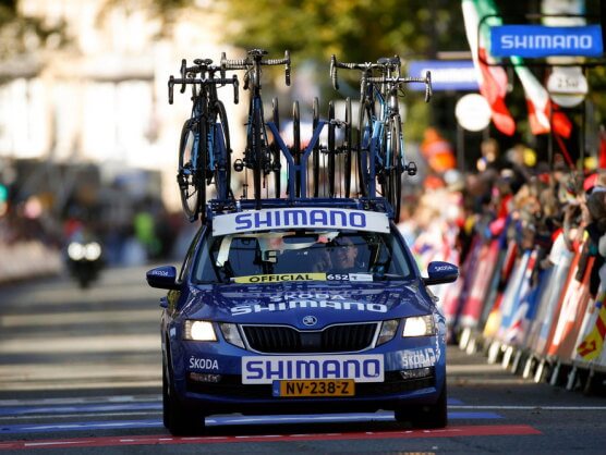 Los coches azules de Shimano asistirn a los ciclistas del Tour de Francia