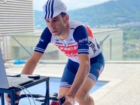 Vincenzo Nibali piensa en el Mundial y en el maillot rosa del Giro de Italia