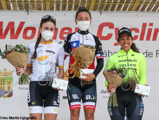 Aranza Villaln inaugura el palmars de la Women Cycling Pro Costa de Almera