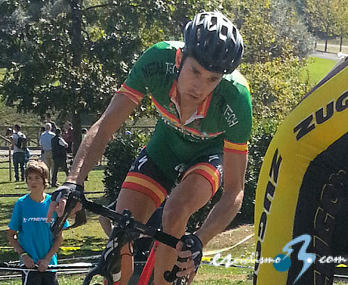 Aitor Hernández domina en el XXI Ciclocross de Karrantza Aitor Hernández domina en el XXI Ciclocross de Karrantza