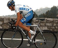 www.esciclismo.com/actualidad/imagenes/alberto_contador_escapada_paris_niza_2007.jpg