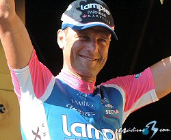 Petacchi cooperará en una investigación antidopaje en Italia al finalizar el Tour Petacchi cooperará en una investigación antidopaje en Italia al finalizar el Tour