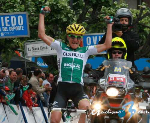 La Escuela Ciclista Santi Pérez rinde homenaje a Amets Txurruka La Escuela Ciclista Santi Pérez rinde homenaje a Amets Txurruka