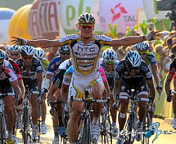 André Greipel gana la segunda etapa de la Vuelta a Polonia y Allan Davis se alza al liderato André Greipel gana la segunda etapa de la Vuelta a Polonia y Allan Davis se alza al liderato