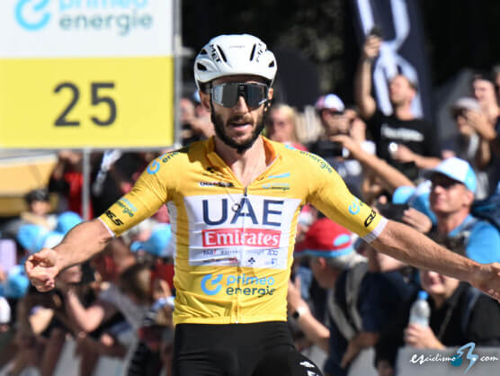 Tour de Suiza: Adam Yates gana en Carì y afianza el liderato Tour de Suiza: Adam Yates gana en Carì y afianza el liderato