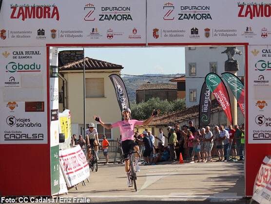 Alejandro del Cid gana en Fermoselle y se convierte en el primer l�der de la Vuelta a Zamora