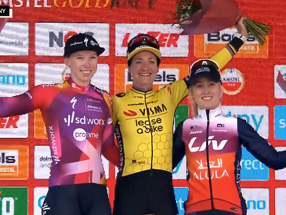 Marianne Vos le birla la victoria a Lorena Wiebes en la Amstel Gold Race Femenina
