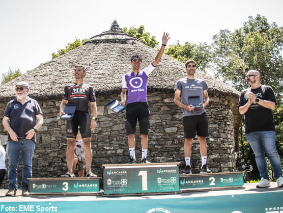 David Mayo y Tuxa Fernández-Coronado se imponen en la Ancares Cycling Marathon bajo un sol abrasador David Mayo y Tuxa Fernández-Coronado se imponen en la Ancares Cycling Marathon bajo un sol abrasador