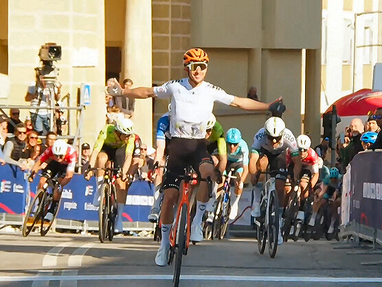 Axel Laurance golpea de nuevo en Valdobbiadene y recupera el liderato en la Semana Coppi y Bartali