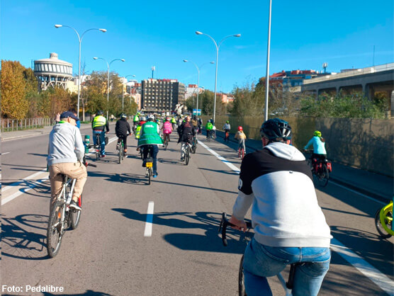 Protestas en toda Espaa contra los retrocesos de los municipios en movilidad sostenible
